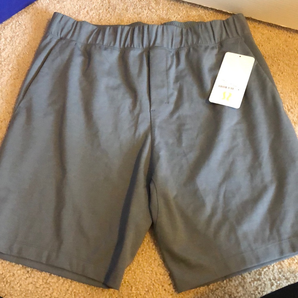 Lululemon gray connector shorts XL